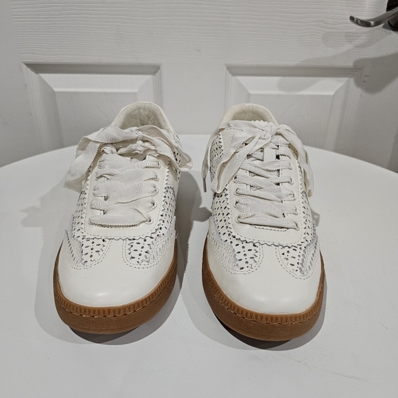 Dolce Vita Notice Eyelet Perf Sneakers White Leather - Picture 3 of 9